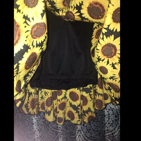 Sunflower hippie crop top - Picture 3 of 4